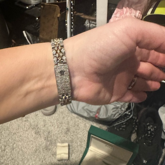 26mm women’s Rolex bust down watch - oyster pearl dial with diamonds bezel - Picture 16 of 16